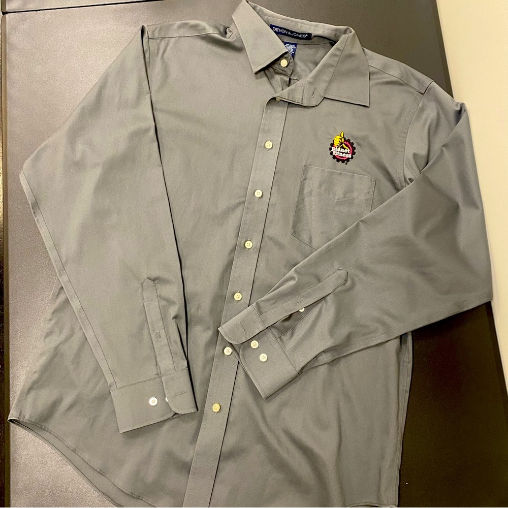 Planet Fitness PF Gray GM Button down shirt